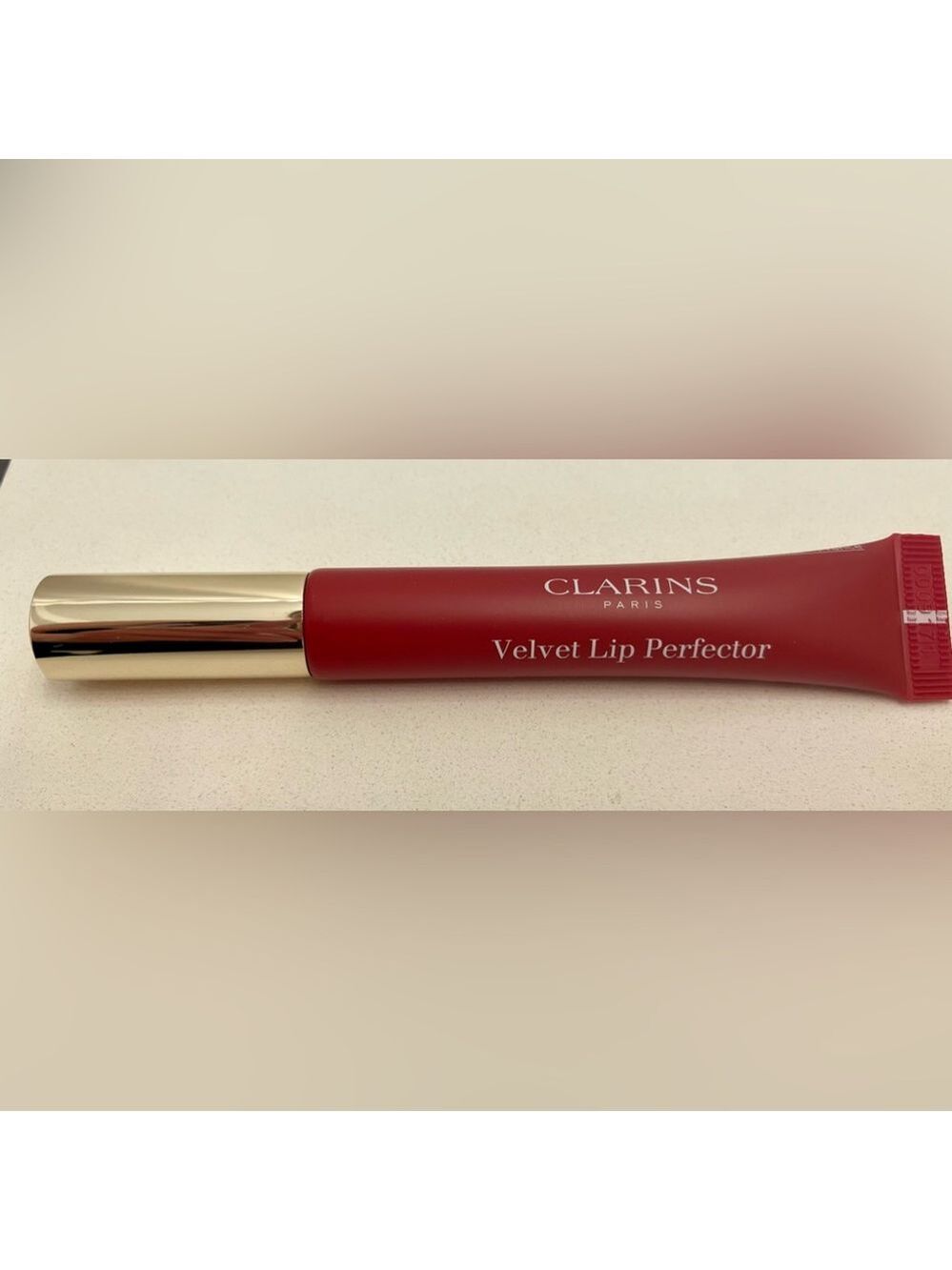 Clarins Velvet Lip Perfector Matte Liquid Lipstick 03 Velvet Red - NWOB